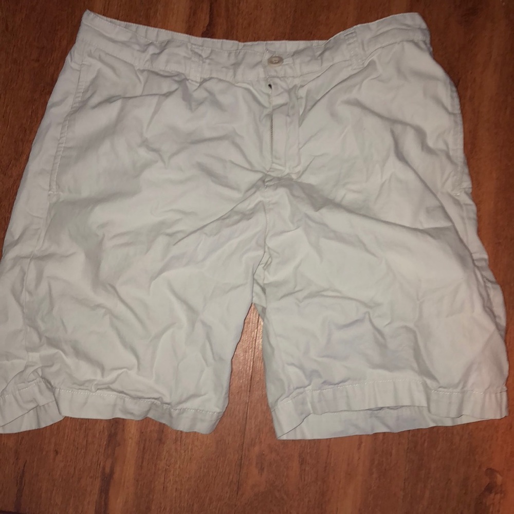 Vineyard Vine shorts- above the knee